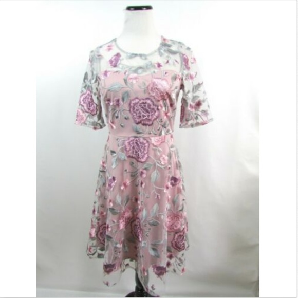 Jax Dresses & Skirts - Jax Black Label Lavender Embroidered Floral Dress